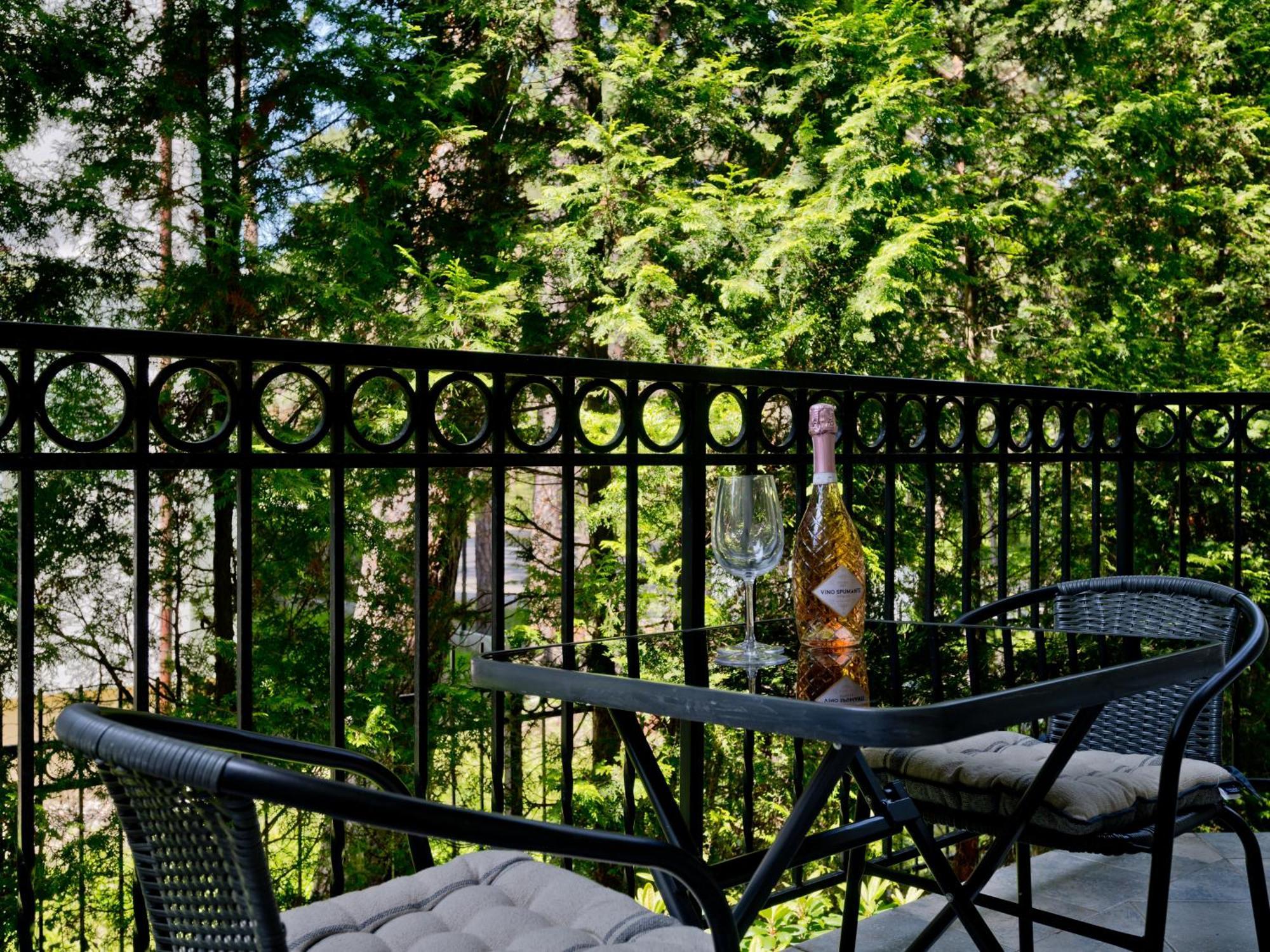 In Patio Apartment